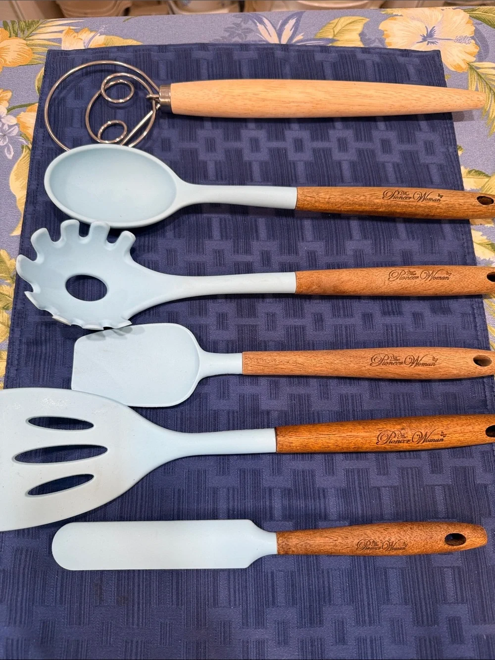 The Pioneer Woman Light Blue Silicone & Wood 5-Piece Utensil Set